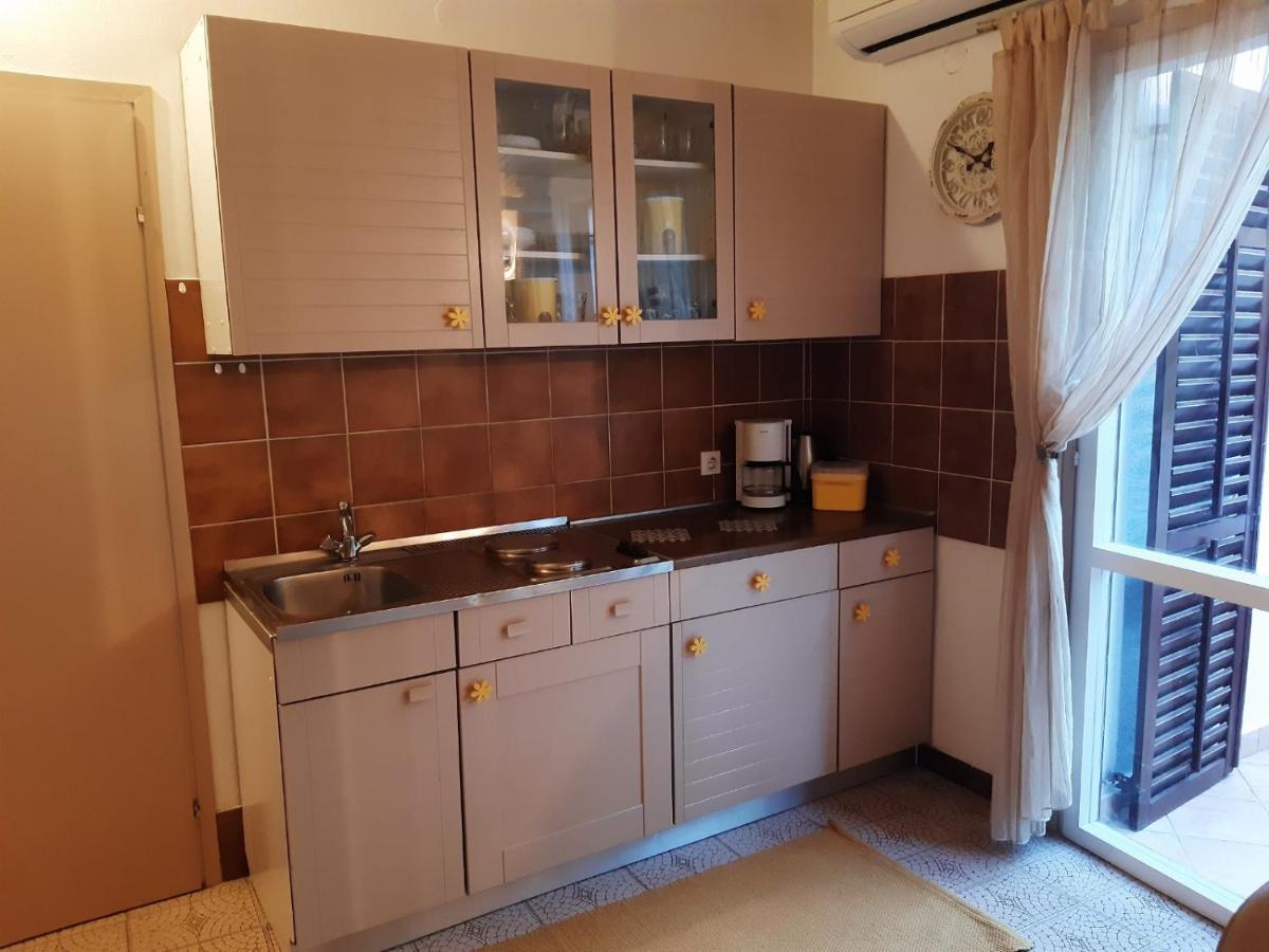 Apartment Tonci Rab Town Eksteriør bilde